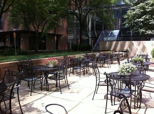 Corporate Suites Network - 233 E. Wacker Aparthotel